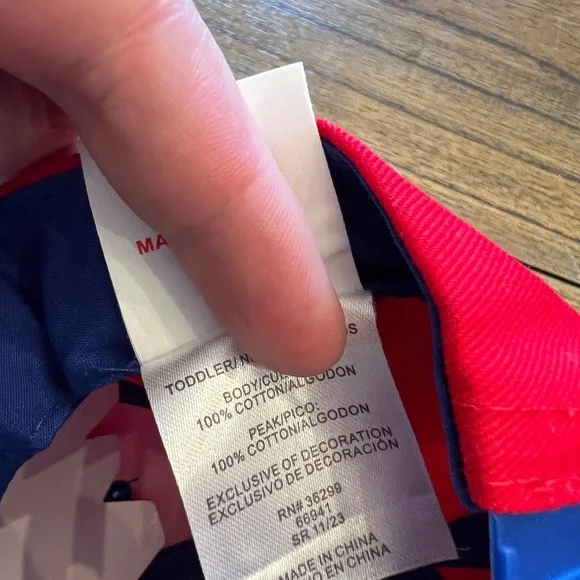 Mickey Mouse hat - Picture 3 of 3